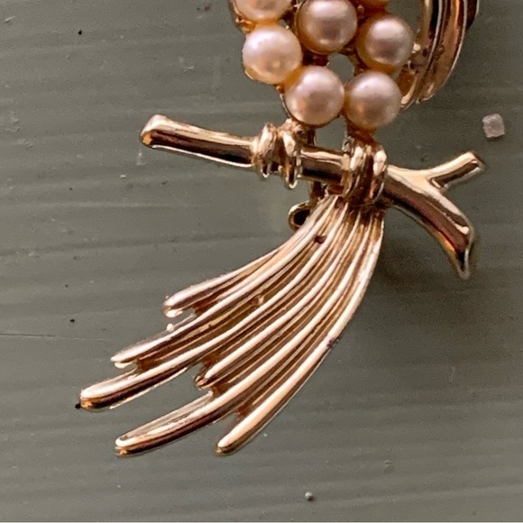 Vintage Bird Brooch Pin Faux Pearl Beads Signed BSK - Picture 4 of 6
